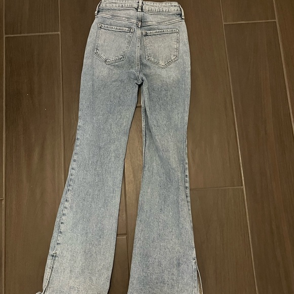 Old Navy Higher Than High Waisted Slit Flare Jeans size 0 - Picture 2 of 4